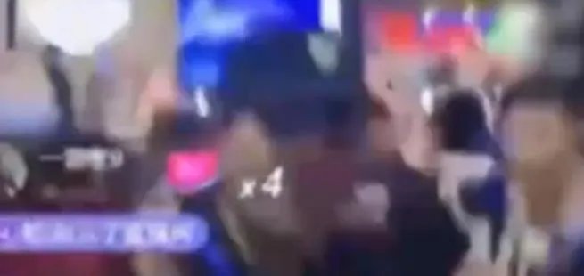 女子宝马mini展台前直播时被架走 详情曝光与展台工作人员发生争执