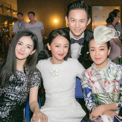 湖南卫视2012年春晚喜气登场 何炅谢娜客串赵本山小品