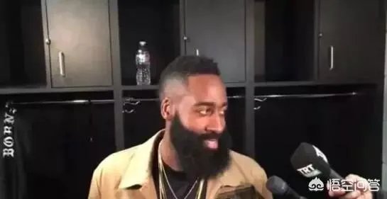 哈登“死亡后撤”晃飞韦斯利约翰逊3米远，王之蔑视对手5秒后三分命中，什么水平？