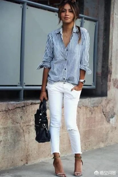 白色裤子怎么搭配？