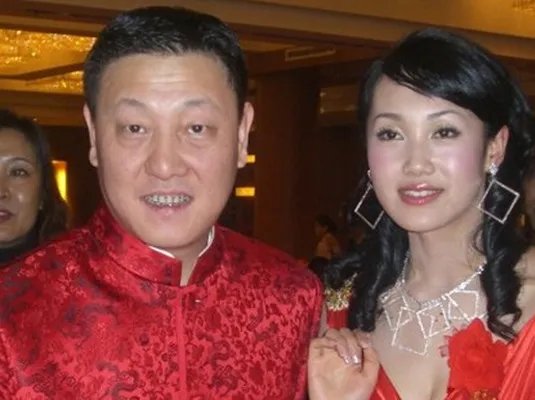 韩磊老婆照片显美艳 盘点其二人恋爱史