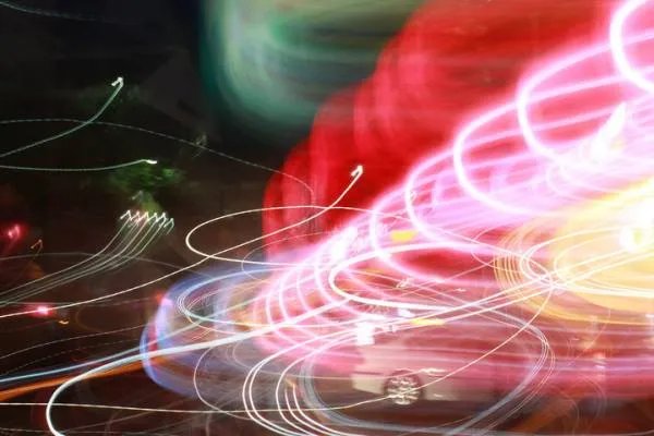 “光怪陆离”的意思是什么？