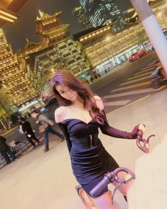 日本健身辣妹涉谷由里：身材火辣运动照叫人脸红心跳！