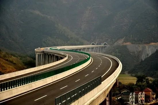 黄衢南高速公路的衢黄段