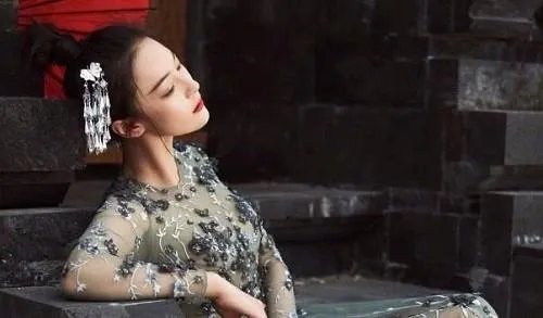 关晓彤杨幂张馨予三人谁的身材最好？