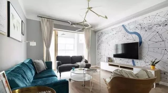 客厅和阳台窗帘如何装,看完才恍然大悟!