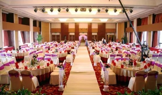 婚宴菜单菜名凉菜和寓意是什么 婚宴16个菜价格是多少