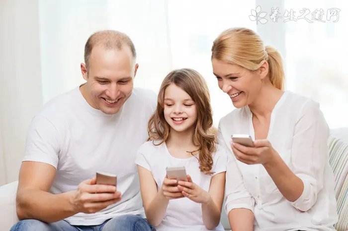 美甲光疗机作用 轻松定型打造漂亮美甲！