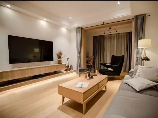 客厅和阳台窗帘如何装,看完才恍然大悟!