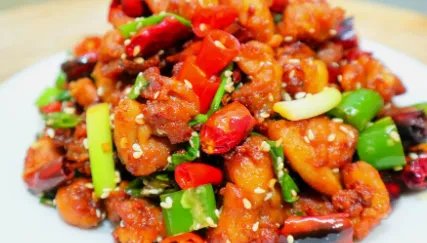 辣子鸡块是什么地方的菜？属于哪个菜系？具体的做法是什么？