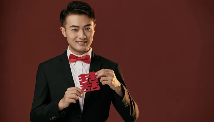 男士结婚西装如何搭配 男士结婚西装搭配方法