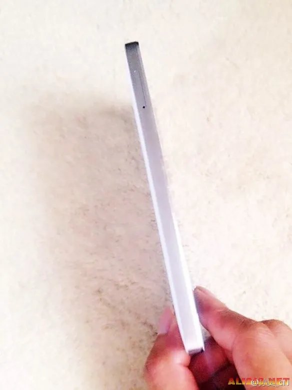 小米4发布会下午两点开始！微博曝出高清真机照