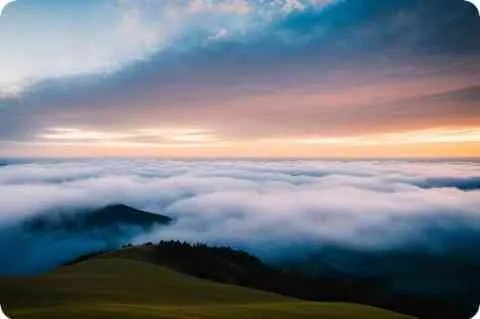 <纯正骚曲>里,背景音乐狠好听,就是不知道叫什么名字,求告知.