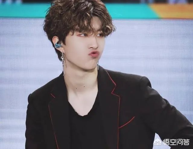 如何看待范丞丞当众叫粉丝“老婆”的行为?