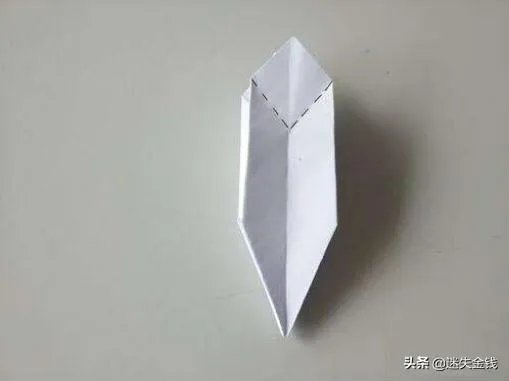 怎样用白纸做一个火箭？