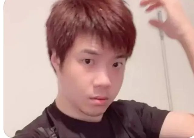 黄奕两任老公照片？