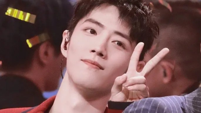 姚晨获奖发言被指嘲讽肖战,本尊回应后秒删,揭露娱乐圈真面目,你怎么看?