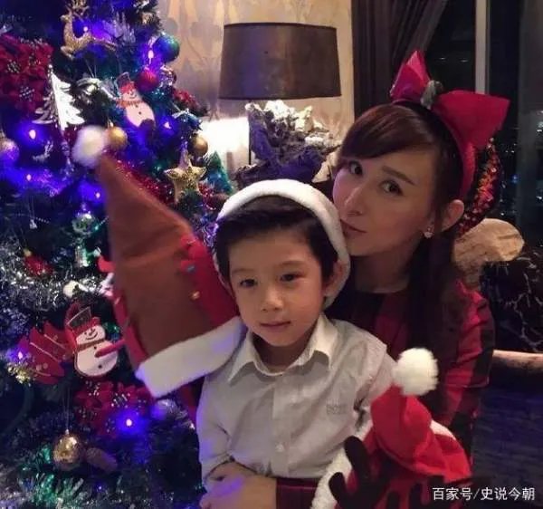 胡静风光大嫁进豪门，现在怎么样了？