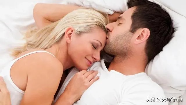 半夜不睡觉的女人都在什么？