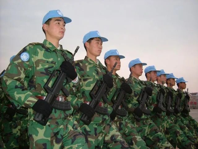 中国维和部队被誉为什么？