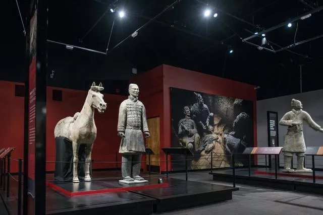 兵马俑手指在美国被偷，为什么要裸展？