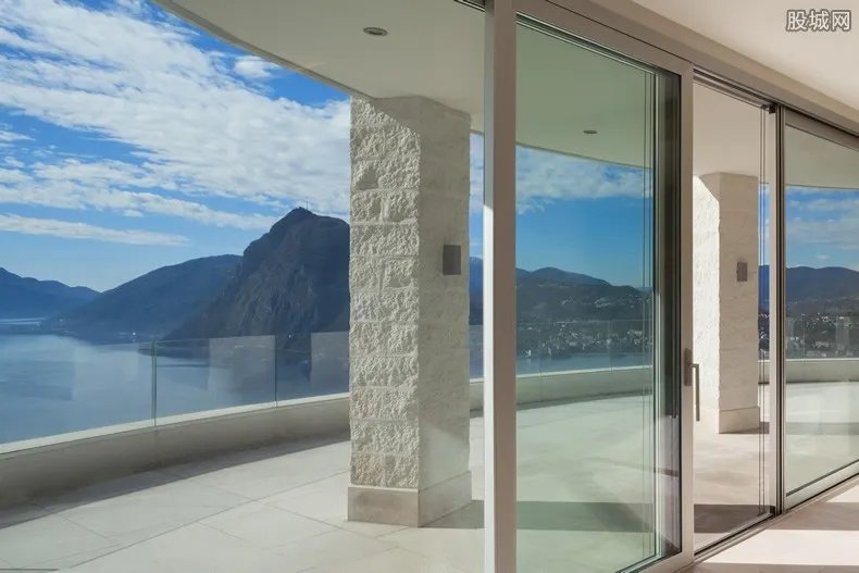 阳光板雨棚多少钱一平方 阳光板雨棚价格多少