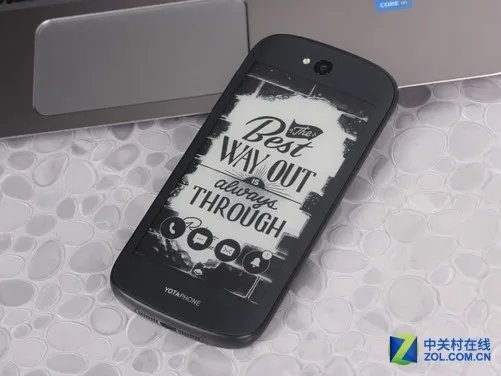 YOTA Phone2俄罗斯双屏水墨屏2100可分期