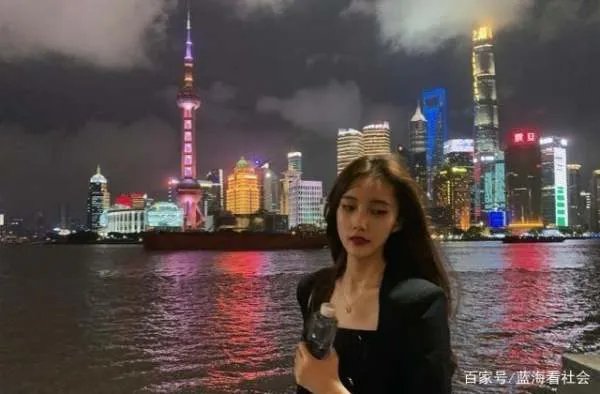 王思聪狂追的孙一宁真不算仙女，中戏二十级艺人王奕文才是神仙颜值？