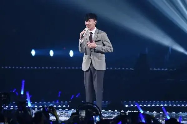 除了林俊杰被确认新冠，还有哪些明星感染了新冠？