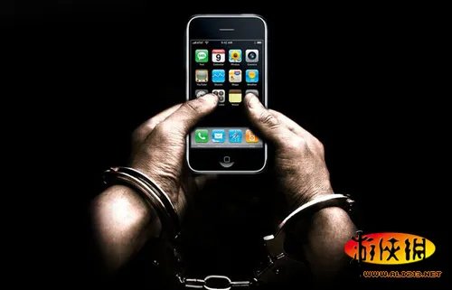 pod2g携手五位越狱大神去苹果零售店“踢馆”