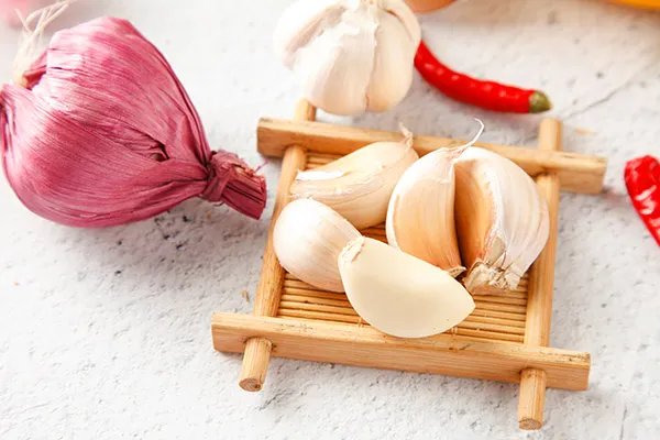 大蒜怎么保存不发芽