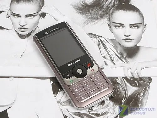 13.8mm金属机身30天待机 联想P709评测