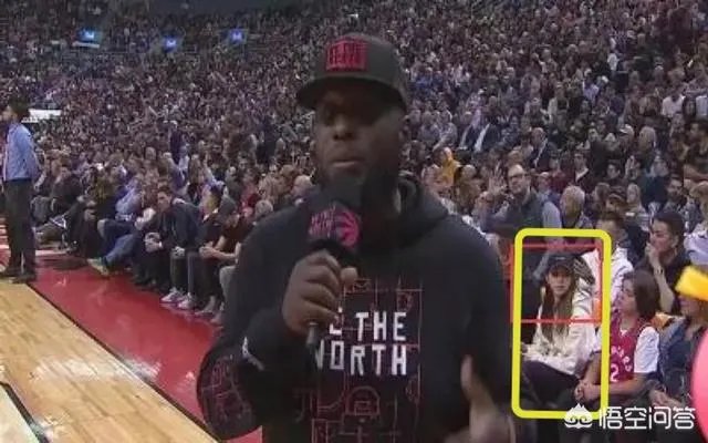 猛龙VS尼克斯比赛结束后,林书豪急不可耐和一人合影引中国球迷轰动,她是什么来历?