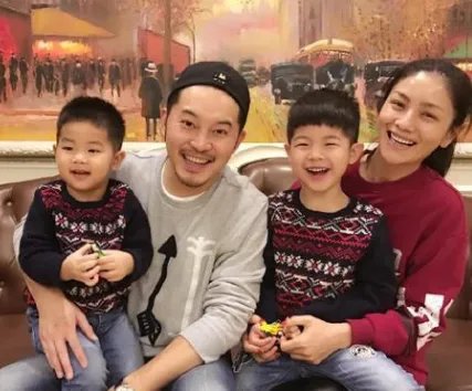 绝对是亲妈，胡可爆小鱼儿近照且调侃寄快递会超重，到底发生了什么事情？