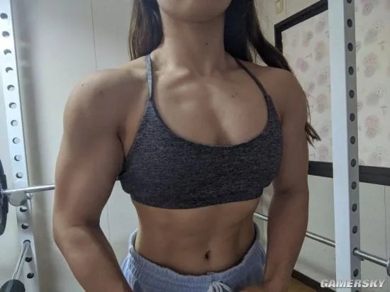 日本推友举办“穿衣显瘦脱衣有肉”大赛 网友晒衣服包不住的好身材