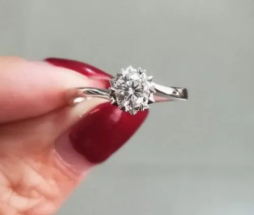 钻戒戒托变黄了怎么办 钻戒戒托变黄是什么原因