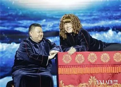 岳云鹏扮演肉丝爆笑造型搭档孙越演绎《泰坦尼克号》