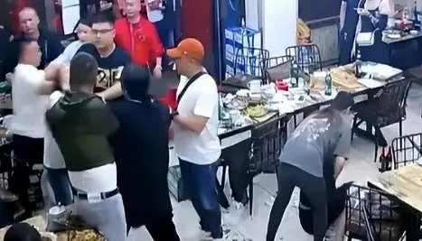 唐山烧烤店打人事件，受害女子的伤情鉴定为何隔了10天？