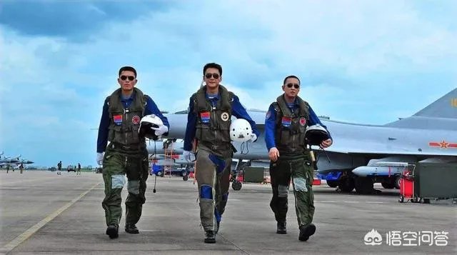 每一个飞行员是只开固定的飞机吗，还是随机的，轮到哪架开哪架？