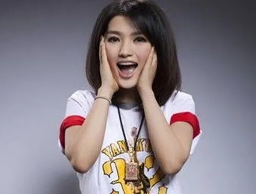 好声音杨坤丁丁床照真的吗 疑似32郎大尺度艳照流出