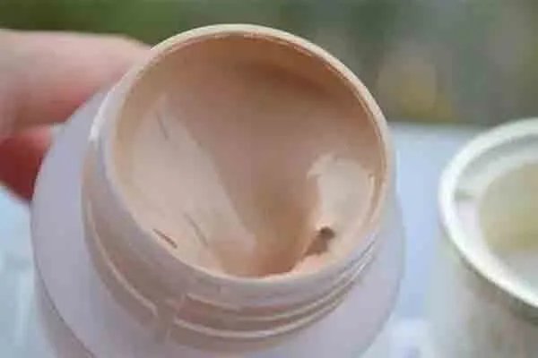 粉底液哪个牌子好？求推荐