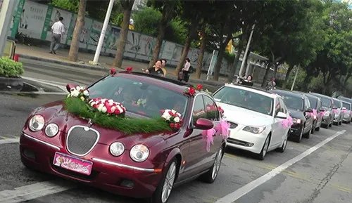 婚车用什么车好  婚车一般用几辆