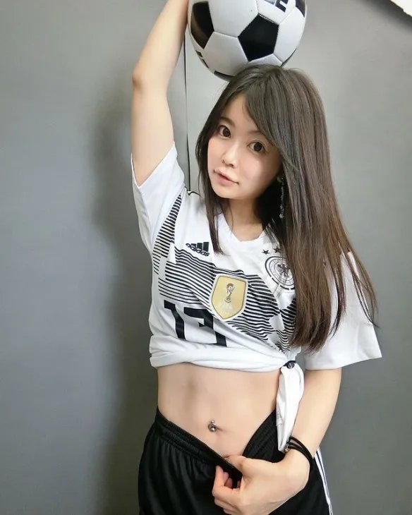 日本健身辣妹涉谷由里：身材火辣运动照叫人脸红心跳！