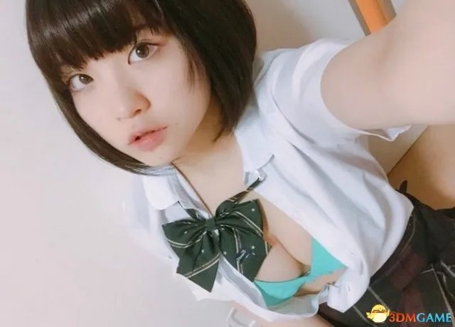 日本18岁女高中生写真 傲人G杯欧派吸引众人目光