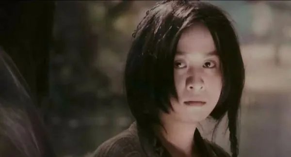 如何评价《东邪西毒》中的盲武士?他为什么要去吻那个村女?