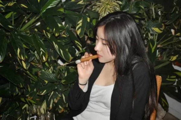 “纽约留学女”王意扬是个怎样的人？