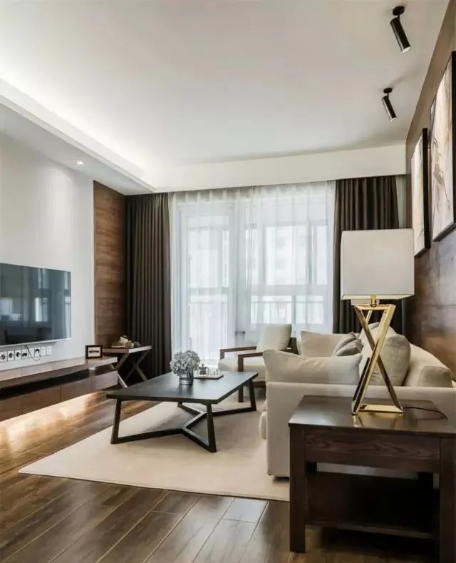 客厅和阳台窗帘如何装,看完才恍然大悟!