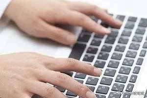 如何打表情符号？