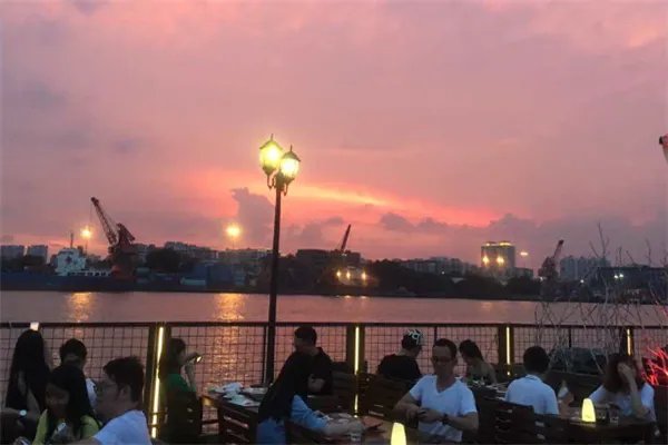 广州十大西餐厅排行榜：莫尔顿扒房上榜，第七可以看到电轨