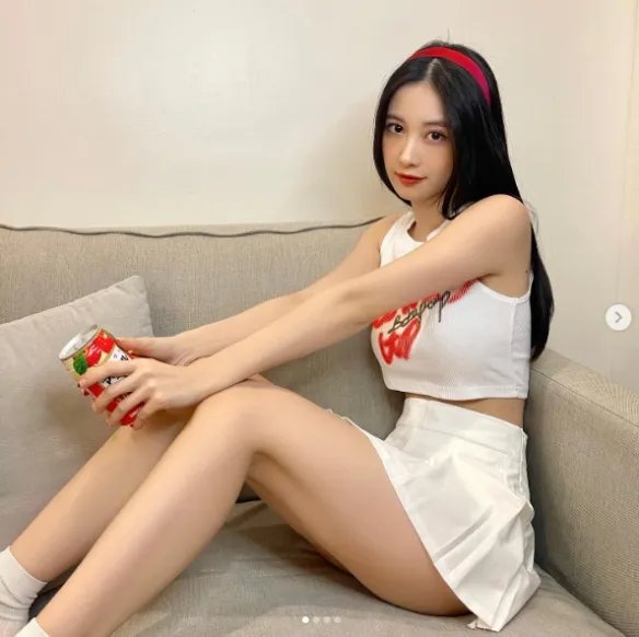 身材火辣！越南奶茶妹junvu95颜值神似Angelababy！